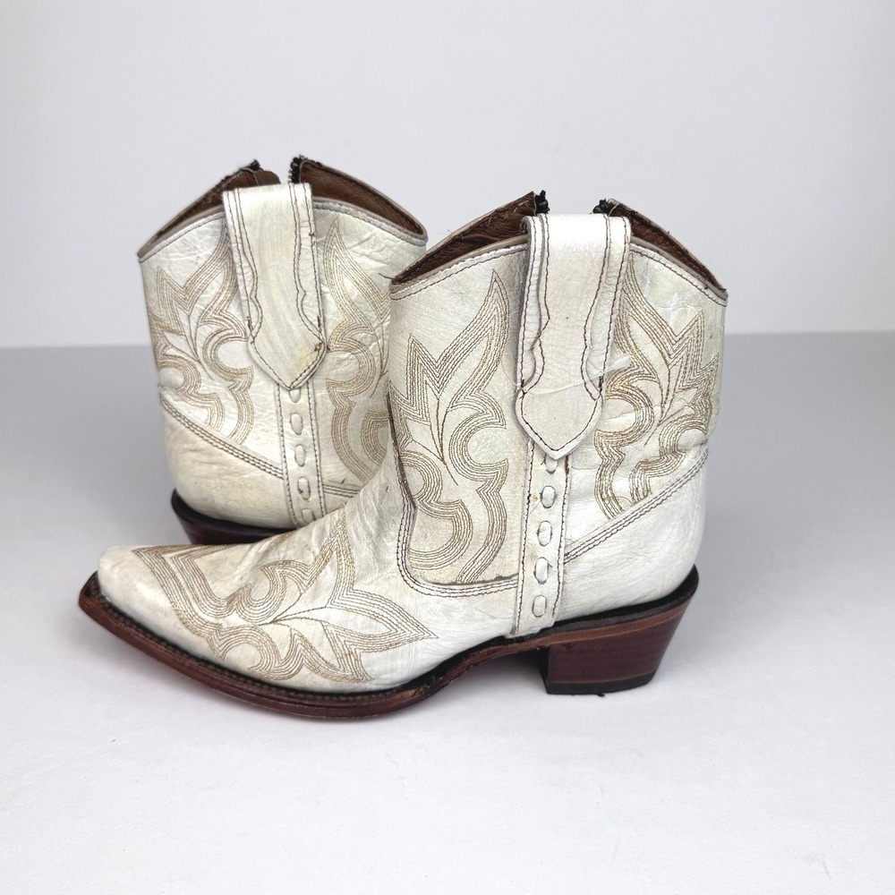 Circle G by Corral White Pearl Embroidered Western Booties Coastal Cowgirl 7.5